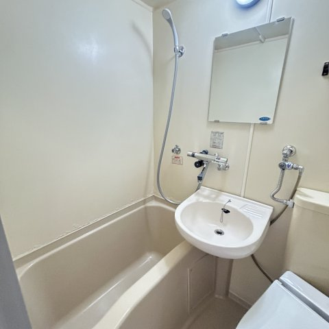 学）ハウスＹＯＵ６６の浴室