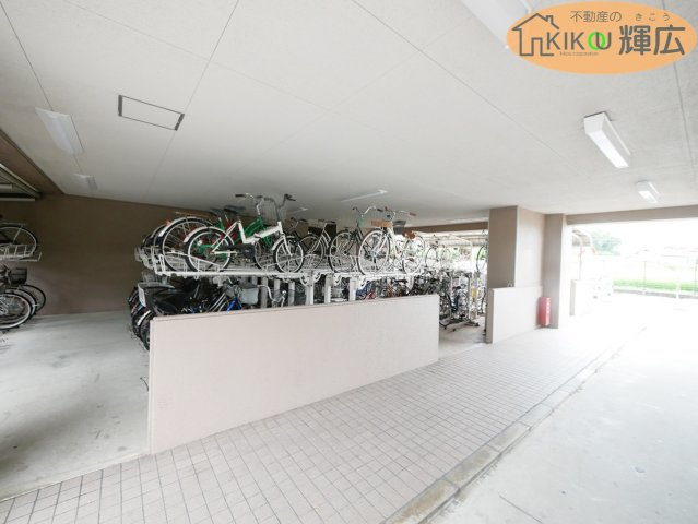 【設備】 | プレステージ明石魚住Ⅲ　6階 | 駐輪場です