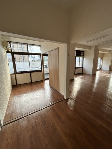 トワメゾン飯田貸店舗事務所の内装