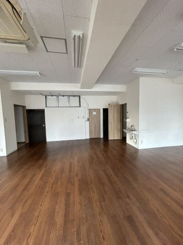 トワメゾン飯田貸店舗事務所の内装