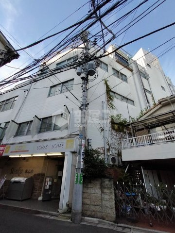 三幸ビルの外観