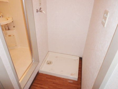 【設備】 | レジデンス下栗 | 洗濯機置き場