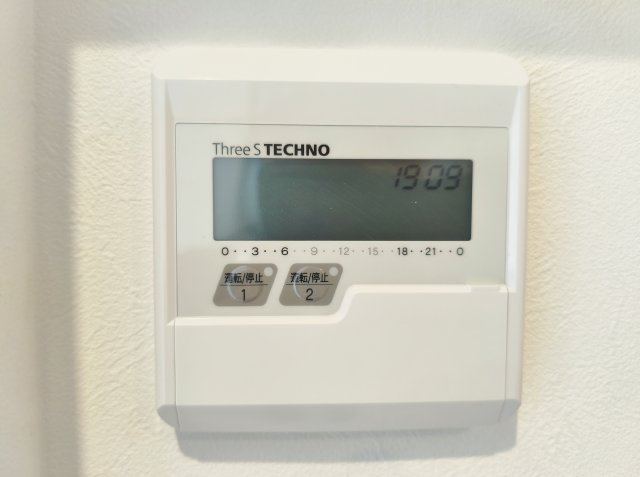 西東京市東伏見2丁目 限定1棟の冷暖房・空調設備|空気を汚さずに足元から暖かい床暖房が標準装備です 
小さなお子様にも安心の暖房設備です
