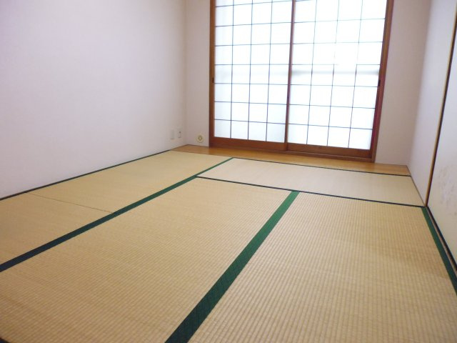 西明石グランドハイツの和室|6帖和室