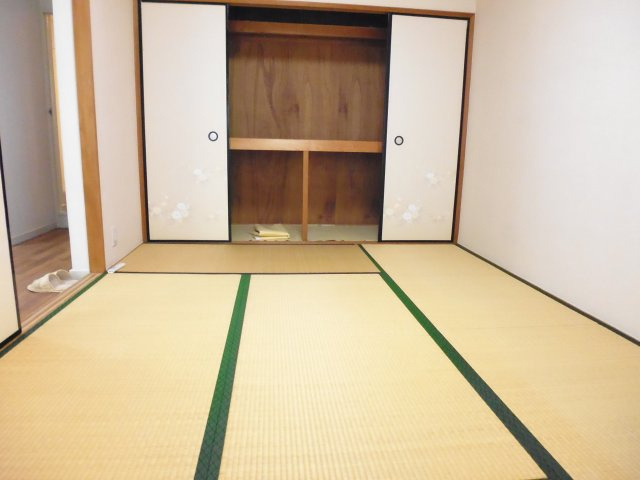 西明石グランドハイツの和室|6帖和室