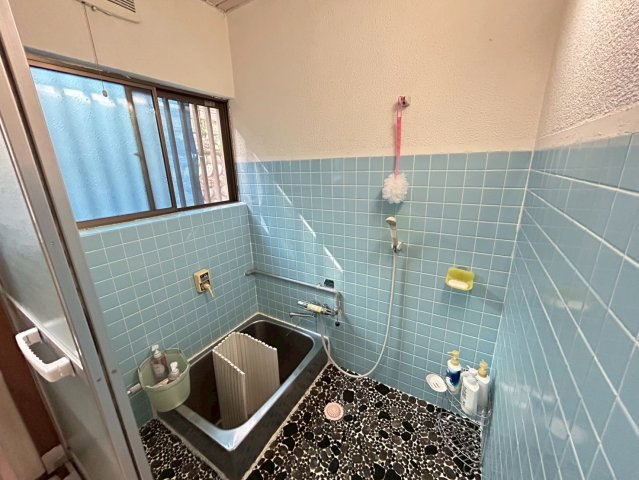 中古戸建　岐阜市岩田西1丁目　昭和56年築の浴室