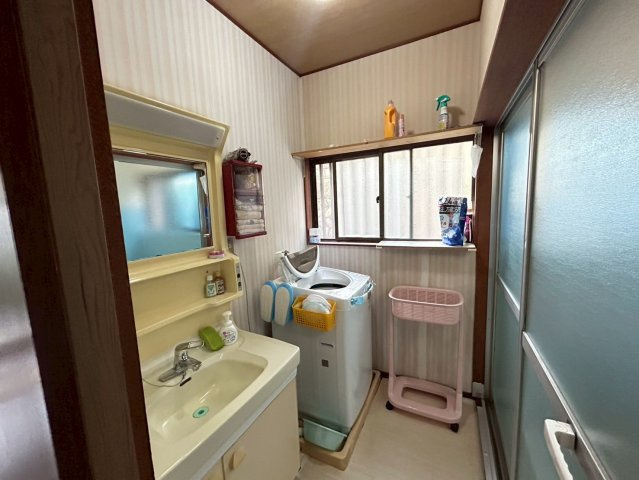 中古戸建　岐阜市岩田西1丁目　昭和56年築の洗面所