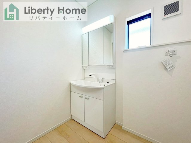 つくば市若森第1　新築戸建　3号棟の独立洗面台