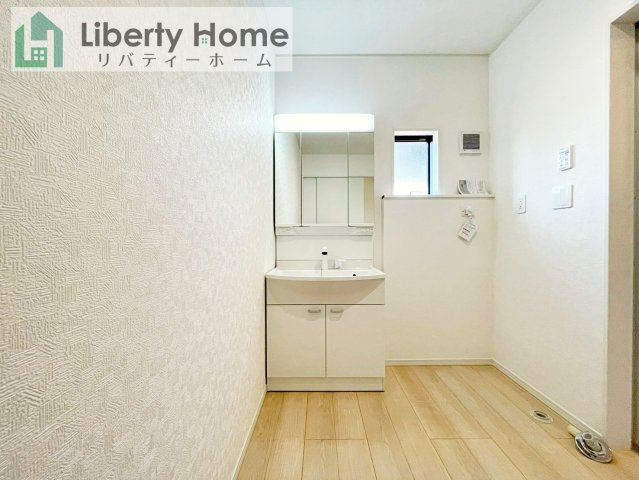 つくば市若森第1　新築戸建　4号棟の独立洗面台