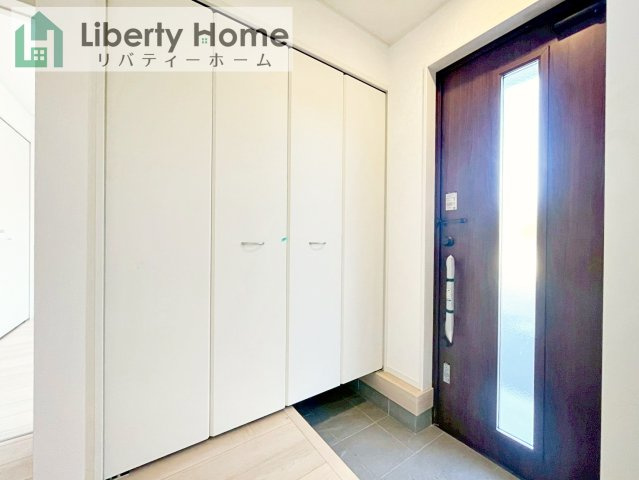 つくば市若森第1　新築戸建　4号棟の玄関