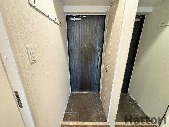 エメルミナ豊中岡町の玄関