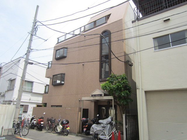 カーサプリマベーラの外観|鉄骨造の4階建てマンションです★