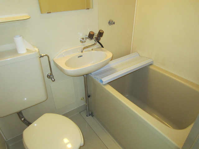 カーサプリマベーラの浴室|3点ユニットバスです