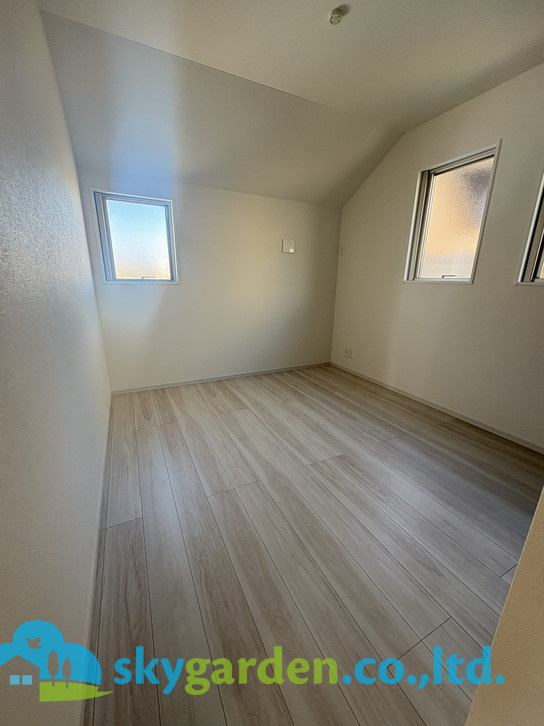 藤沢市善行1期　新築戸建　全3棟3号棟の洋室|明るい洋室です