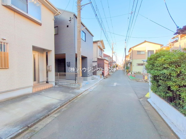 仲介手数料無料　所沢市花園3丁目・新築全1棟の前面道路含む現地写真