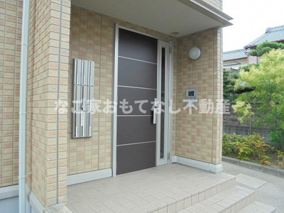 【エントランス】 | メゾン エスターブレ