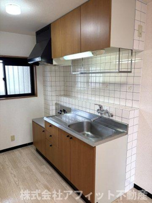 【キッチン】 | サニープレイス | 吊戸棚付きキッチン