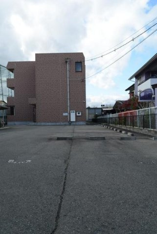 サニーグランデの駐車場