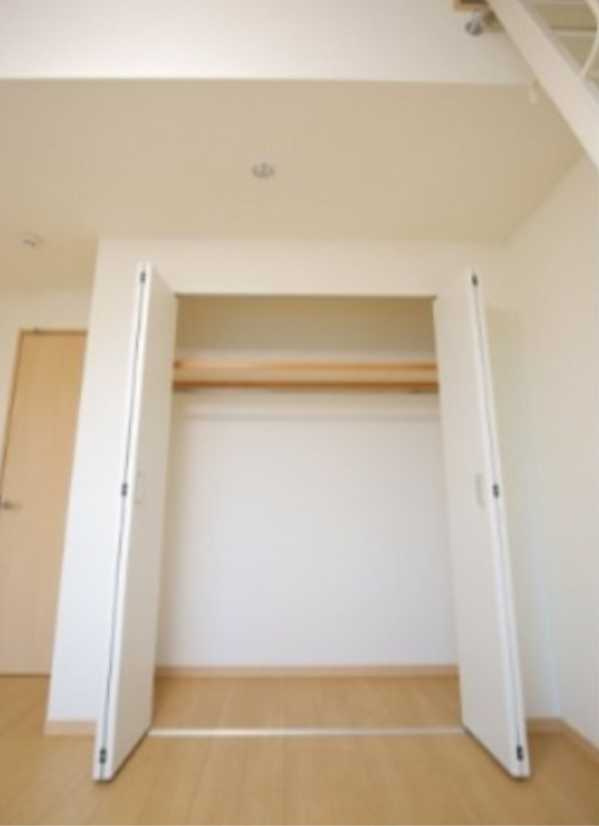 ROW HOUSE上馬　オートロック　独立洗面台　角部屋の収納