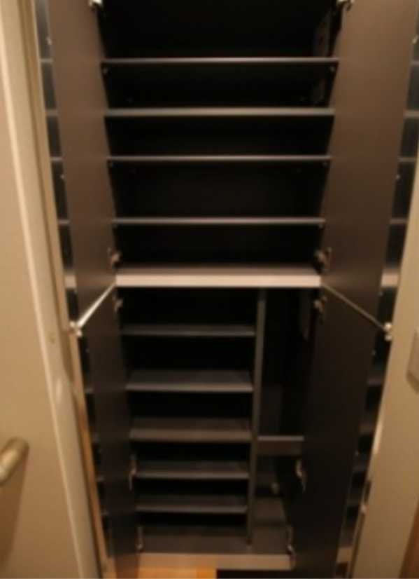 ROW HOUSE上馬　オートロック　独立洗面台　角部屋の玄関