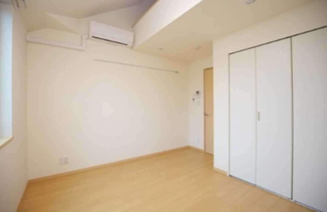 ROW HOUSE上馬　オートロック　独立洗面台　角部屋の居間・リビング