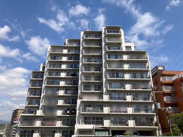 緑地東ロイヤルマンションの外観