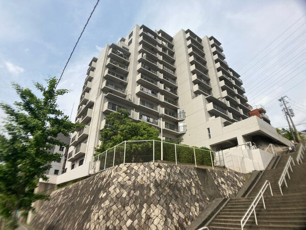 緑地東ロイヤルマンションの外観