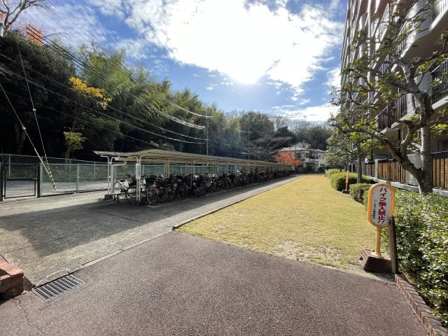 寝屋川コーポラスの駐輪場