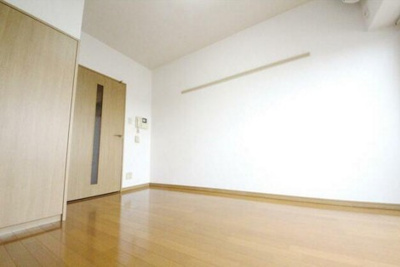 【居間・リビング】 | ヴェローナ高円寺 | 6.8帖のきれいな洋室。