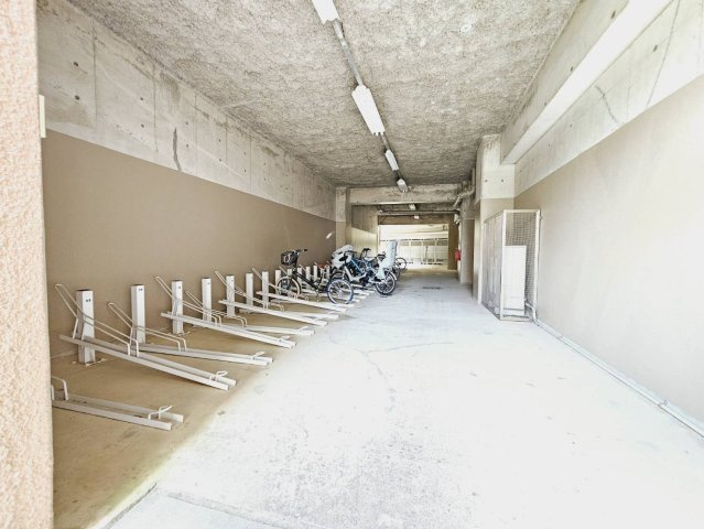 イトーピア神戸藤原台B棟の駐輪場|■駐輪場