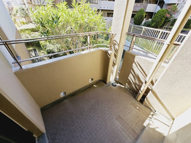 イトーピア神戸藤原台B棟のバルコニー|南向きバルコニー