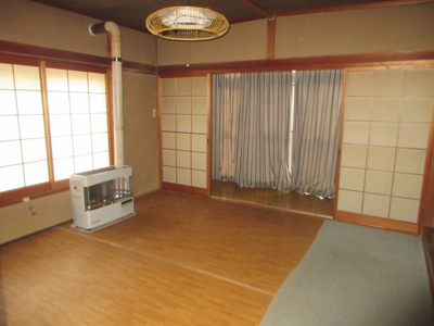 【洋室】 | 【商談中】弘前市松原西2丁目・中古住宅 | 1階・洋室8帖