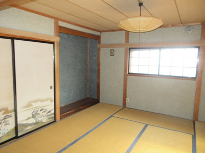 【和室】 | 【商談中】弘前市松原西2丁目・中古住宅 | 2階・和室8帖