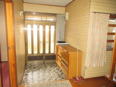 【玄関】 | 【商談中】弘前市松原西2丁目・中古住宅