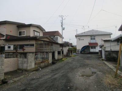 【前面道路含む現地写真】 | 【商談中】弘前市松原西2丁目・中古住宅