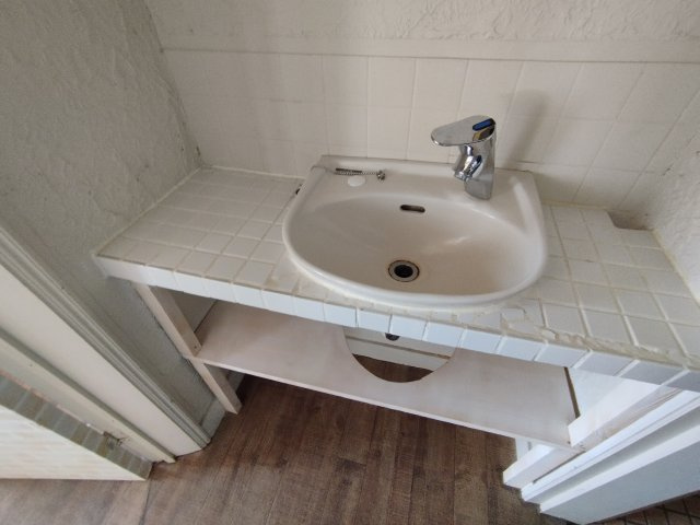 細川町店舗の洗面所