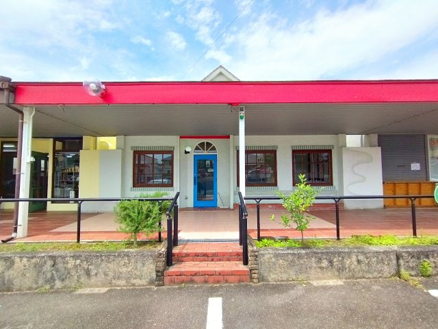 細川町店舗のエントランス