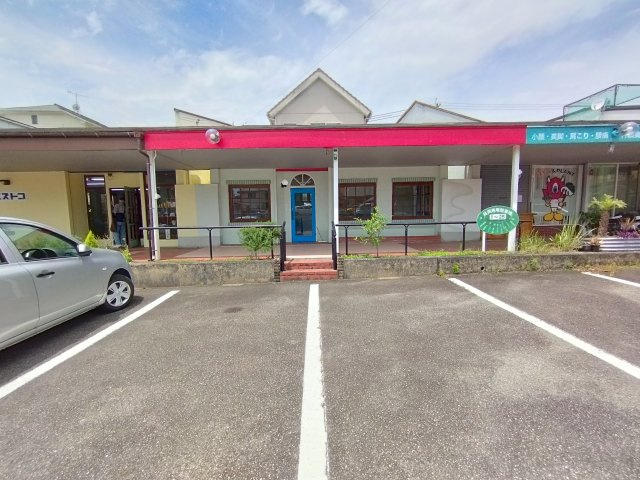 細川町店舗の駐車場