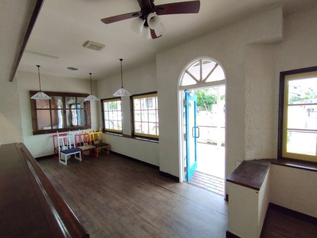 細川町店舗のロビー