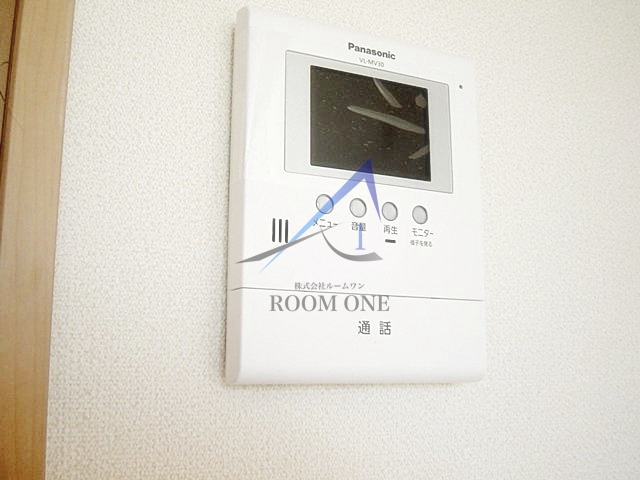 ツインズキクナ（Ｂ棟）のセキュリティ|モニター付きインターホンです。
