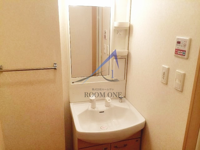 ツインズキクナ（Ｂ棟）の洗面所|独立洗面台です。