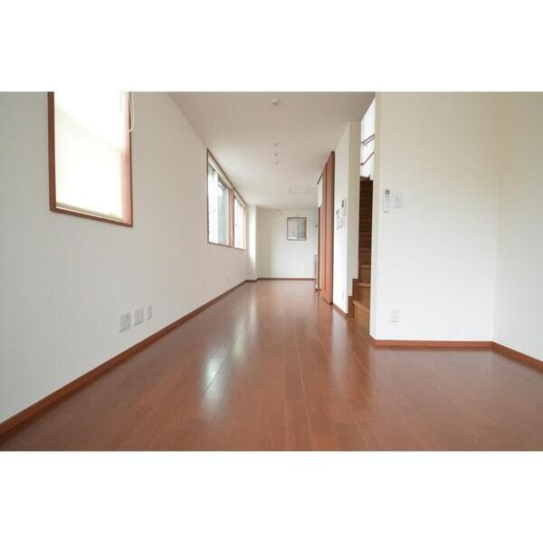 牡丹1丁目戸建の居間・リビング