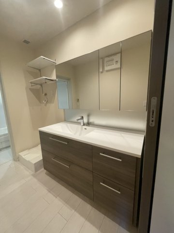 アトリオ綱島の独立洗面台