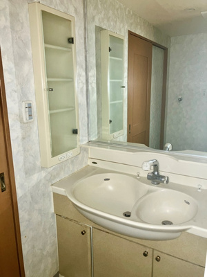 【洗面所】 | ライオンズステーションプラザ町田 | ゆったりとスペースのある洗面所