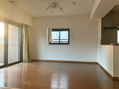 【居間・リビング】 | ライオンズステーションプラザ町田 | こちらの居間で趣味の時間をお楽しみください