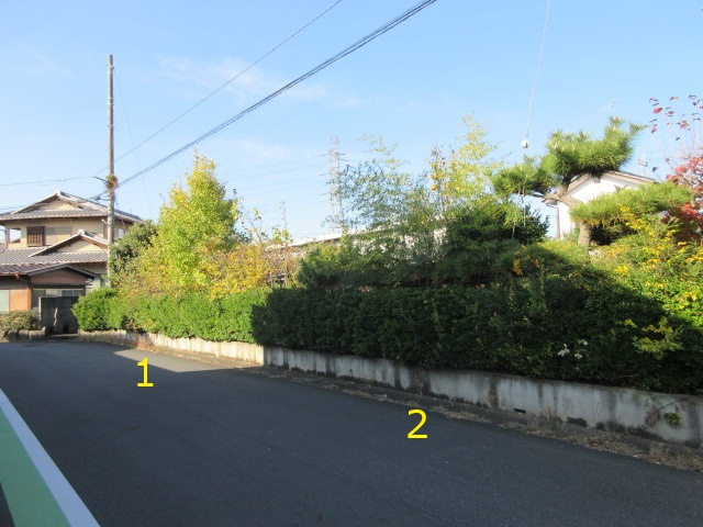 売地　熊谷市玉井南3-62-1（全2区画）の前面道路含む現地写真