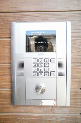 【エントランス】 | リブリ・Pasture | 落ち着いたエントランスです