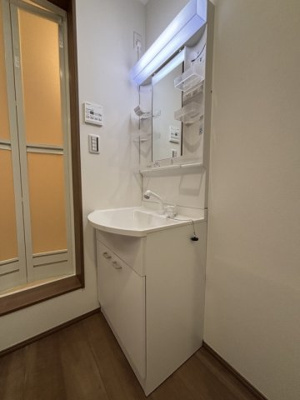 【洗面所】 | カサデルソルⅥ | コンパクトで使いやすい洗面所