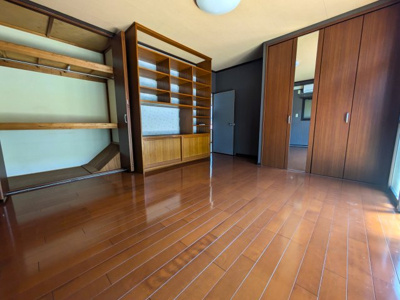 【洋室】 | 南台ヤタケハウス | 2階洋室　9帖