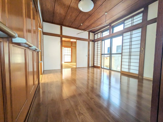 南台ヤタケハウスの洋室|明るい洋室です